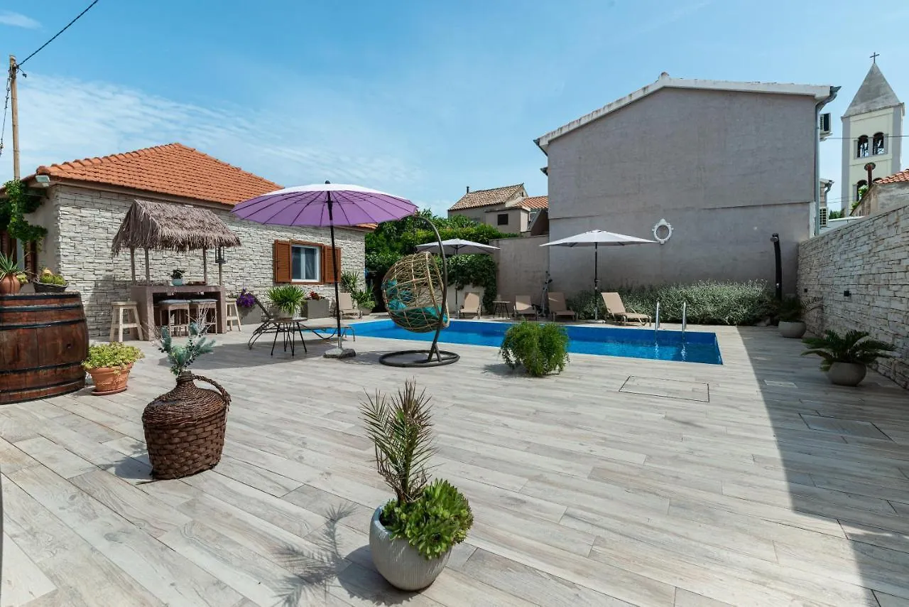פטרצ'אנה Beachfront Holiday Home Delight With Private Pool
