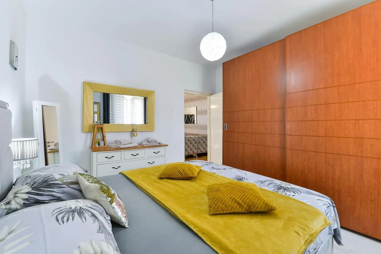 פטרצ'אנה Beachfront Holiday Home Delight With Private Pool