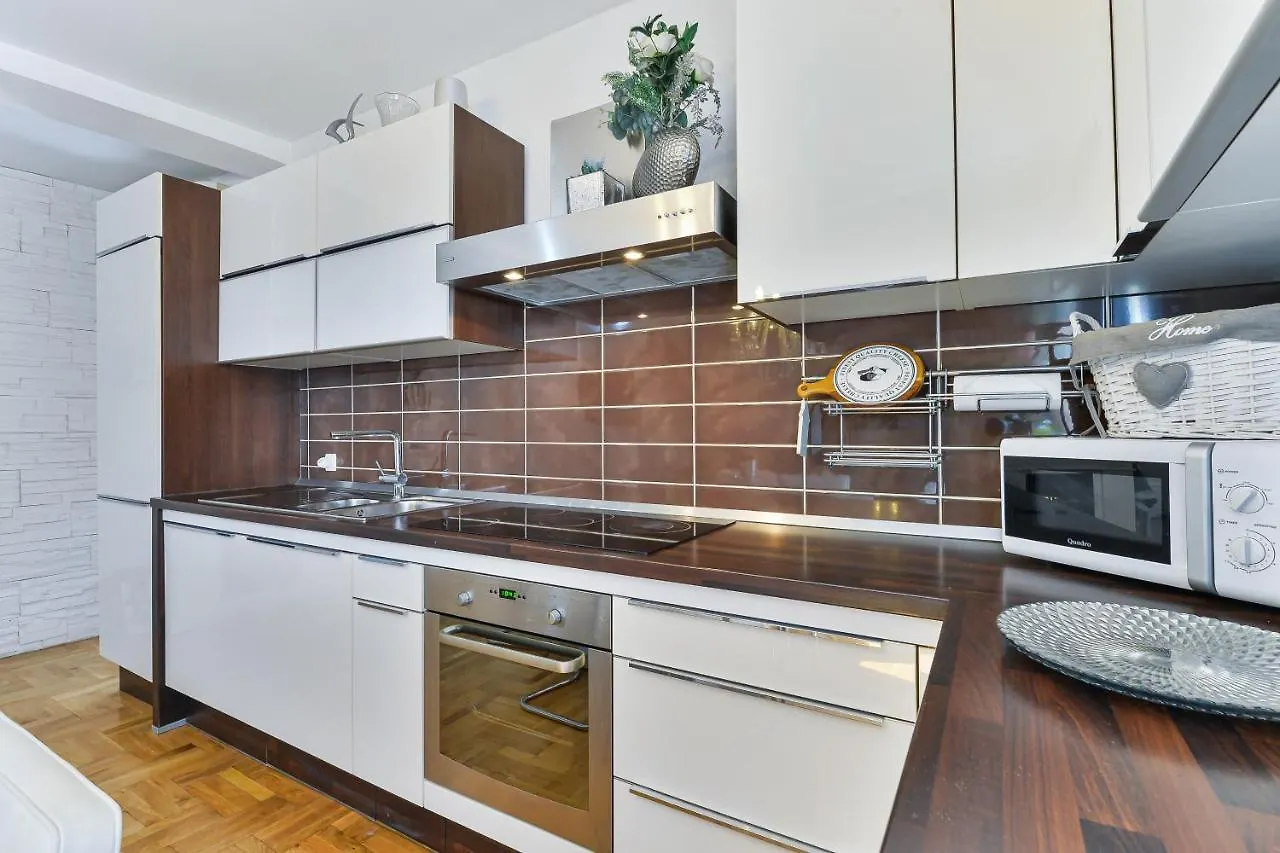 פטרצ'אנה Beachfront Holiday Home Delight With Private Pool