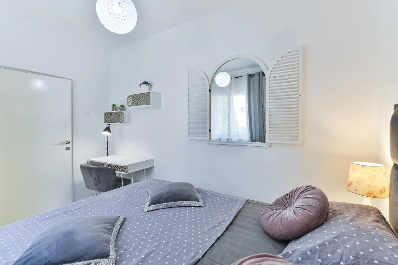 פטרצ'אנה Beachfront Holiday Home Delight With Private Pool 0*,