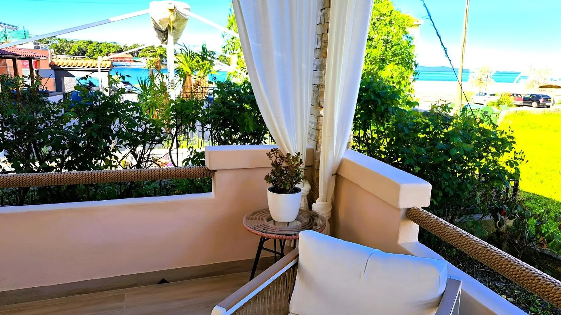 פטרצ'אנה Beachfront Holiday Home Delight With Private Pool