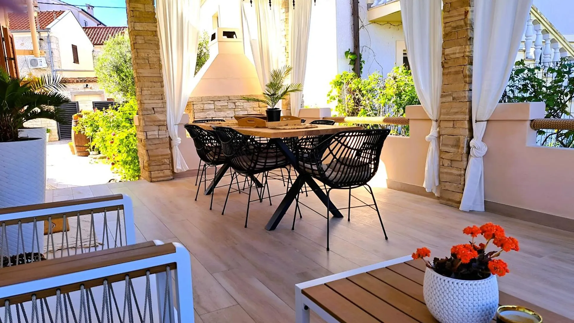 פטרצ'אנה Beachfront Holiday Home Delight With Private Pool קרואטיה