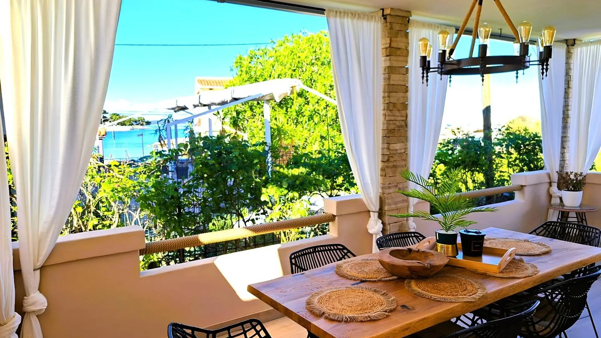 פטרצ'אנה Beachfront Holiday Home Delight With Private Pool